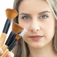 Sada drevených štetcov na make-up s prepravnou taškou Miset InnovaGoods 5 kusov